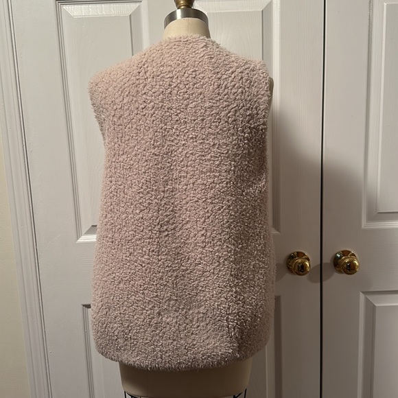 Aritzia Wilfred Chateau Vest - Picture 4 of 5